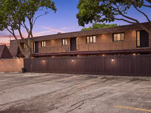 520 E Main St #1C, Barrington, IL 60010