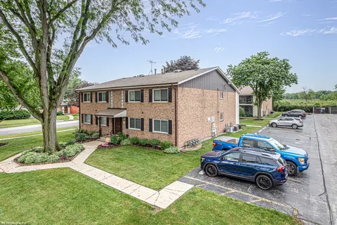 17724 71st Ct #23, Tinley Park, IL 60477