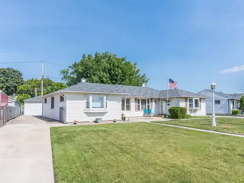 8818 S Kildare Ave, Hometown, IL 60456