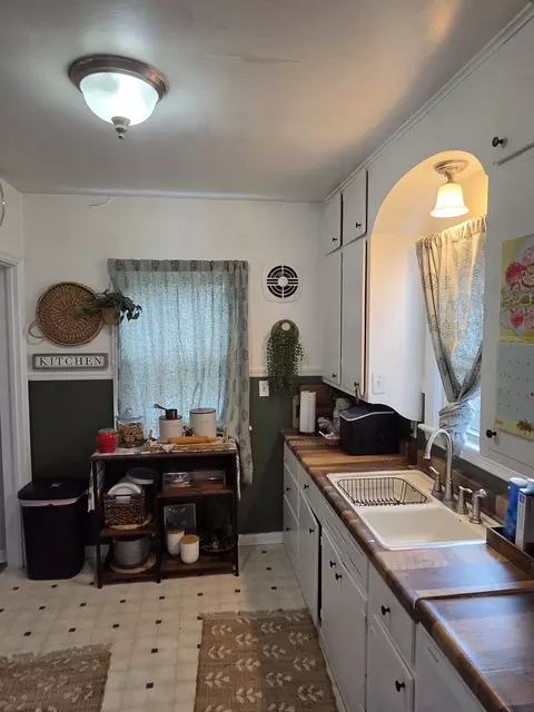Kitchen - 810 E 15th St, Sterling, IL 61081 photo 1 of 2