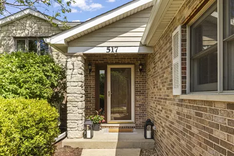 517 N Warwick Ave, Westmont, IL 60559