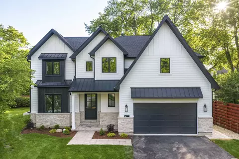 440 Briarhill Rd, Glenview, IL 60025