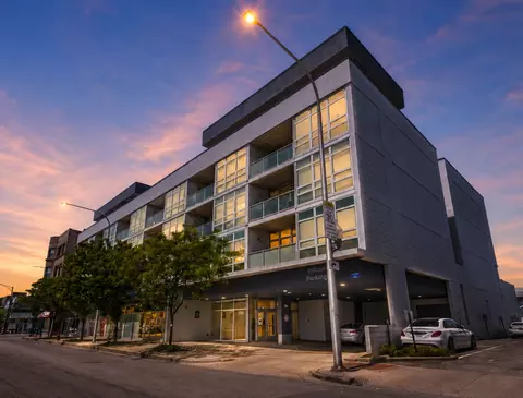 1610 W Fullerton Ave #406, Chicago, IL 60614