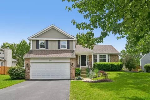 2011 Glenmoor Dr, West Dundee, IL 60118