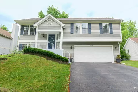 2088 Pennsbury Ln, Hanover Park, IL 60133