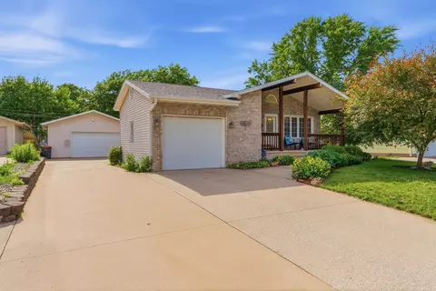 2124 N Gayman Ave, Davenport, IA 52804