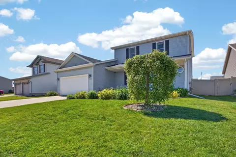 Exterior - 1905 Saltonstall Dr, Normal, IL 61761 photo 6 of 8