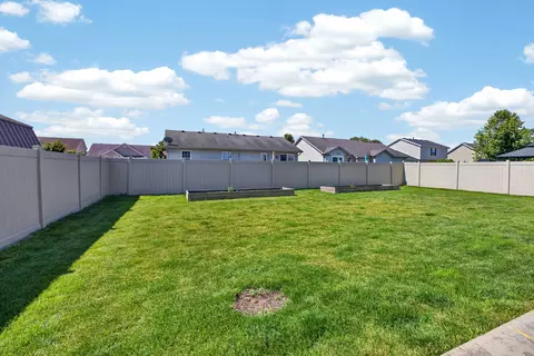 Exterior - 1905 Saltonstall Dr, Normal, IL 61761 photo 2 of 8