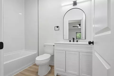 Bath - 1313 Ewing St, Bloomington, IL 61701 photo 1 of 2