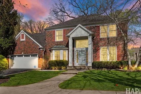 1121 Williamsburg Cir, Grayslake, IL 60030