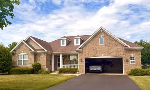 2520 Wall St, Mchenry, IL 60051
