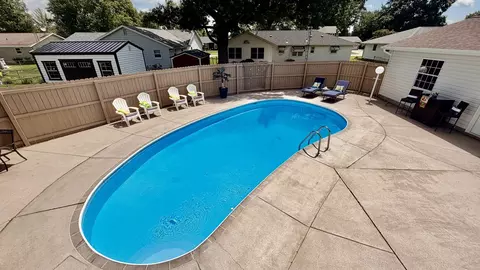 Exterior - 545 Meadowbrook, Centralia, IL 62801 photo 4 of 6