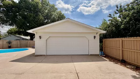 Exterior - 545 Meadowbrook, Centralia, IL 62801 photo 6 of 6