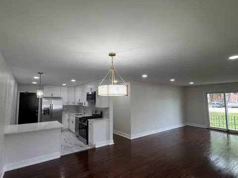 Living - 9561 Dee Rd #1A, Des Plaines, IL 60016 photo 1 of 3