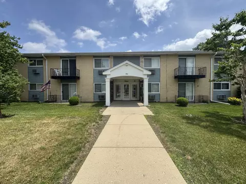 9561 Dee Rd #1A, Des Plaines, IL 60016