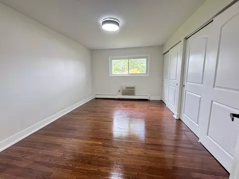 Bedroom - 9561 Dee Rd #1A, Des Plaines, IL 60016 photo 1 of 2