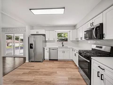 Kitchen - 126 59th St, Willowbrook, IL 60527 photo 2 of 2