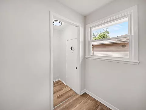 Entry Way - 126 59th St, Willowbrook, IL 60527 photo 3 of 3