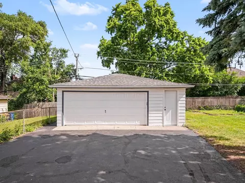 Exterior - 126 59th St, Willowbrook, IL 60527 photo 8 of 9