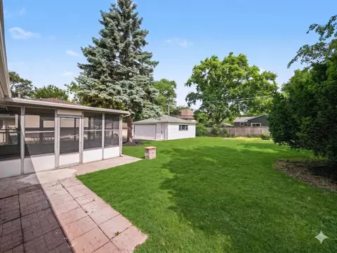Exterior - 126 59th St, Willowbrook, IL 60527 photo 6 of 9