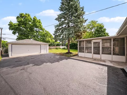 Exterior - 126 59th St, Willowbrook, IL 60527 photo 7 of 9