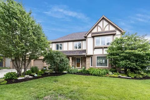 4072 Broadmoor Cir, Naperville, IL 60564