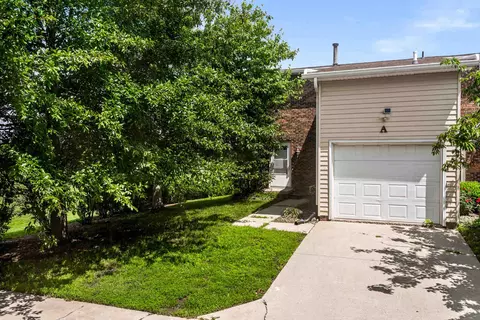 1536 Hunt Dr #A, Normal, IL 61761