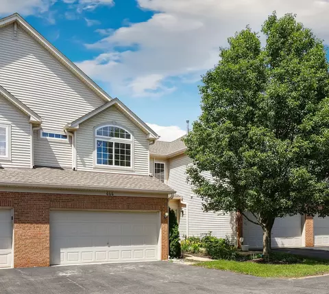 444 Jamestown Ct, Aurora, IL 60502