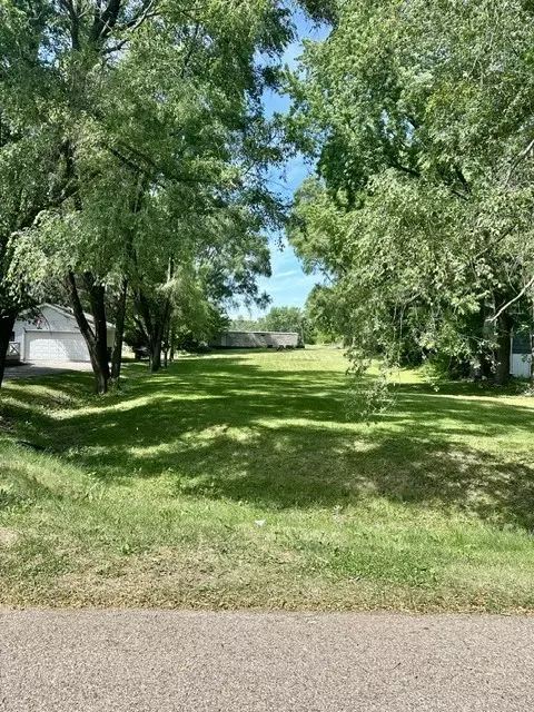 1229 Lakewood Dr, Lake Holiday, IL 60552