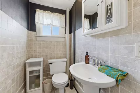 Bath - 503 NE 3rd St, Aledo, IL 61231 photo 2 of 2