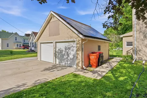 Exterior - 503 NE 3rd St, Aledo, IL 61231 photo 3 of 7