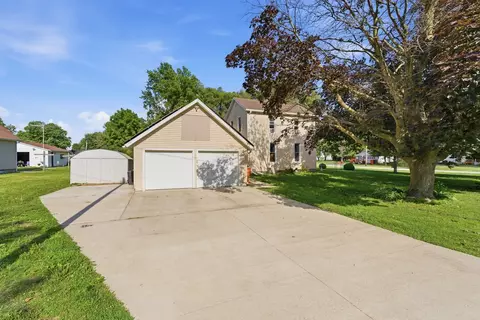 Exterior - 503 NE 3rd St, Aledo, IL 61231 photo 5 of 7