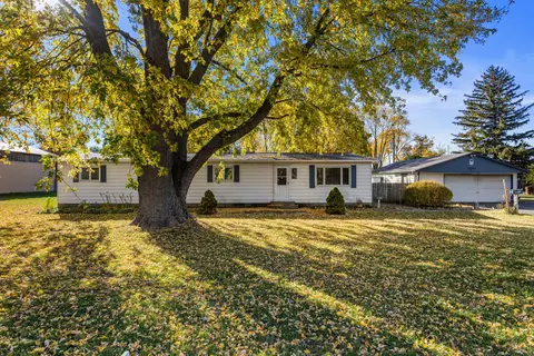 709 W Park St, Thomasboro, IL 61878