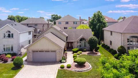 9033 Christina Dr, Hickory Hills, IL 60457