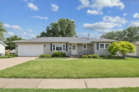 1839 W 38th Pl, Davenport, IA 52806