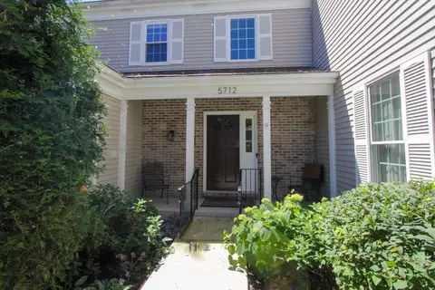 5712 Foxgate Ln, Hinsdale, IL 60521