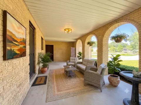 Exterior - 823 Tenuta Ct, Olympia Fields, IL 60461 photo 2 of 7