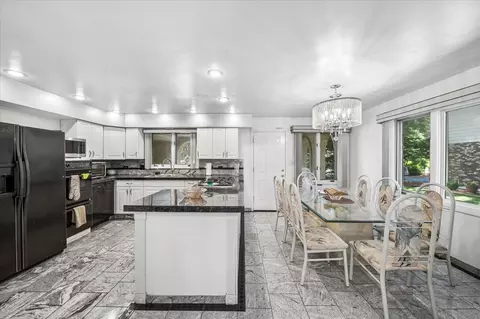Kitchen - 823 Tenuta Ct, Olympia Fields, IL 60461 photo 2 of 2