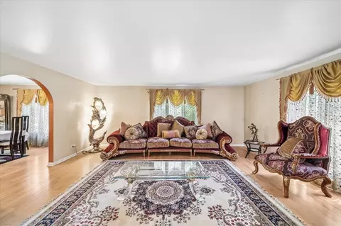 Living - 823 Tenuta Ct, Olympia Fields, IL 60461 photo 1 of 3