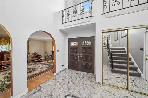 Entry Way - 823 Tenuta Ct, Olympia Fields, IL 60461 photo 2 of 3
