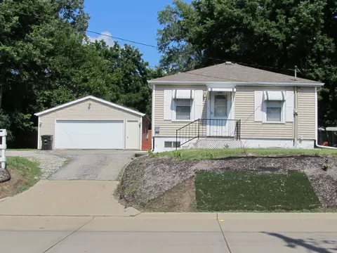 2013 5th St, Moline, IL 61265