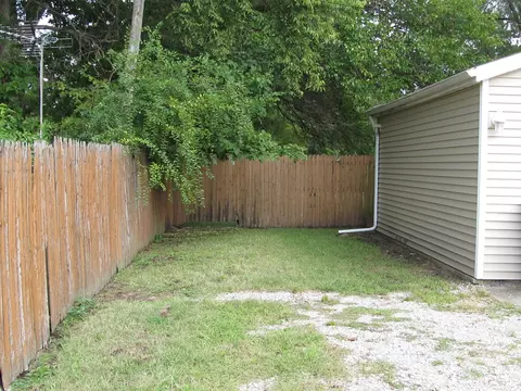 Exterior - 2013 5th St, Moline, IL 61265 photo 5 of 6