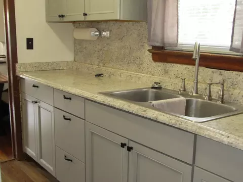 2013 5th St, Moline, IL 61265 photo 3