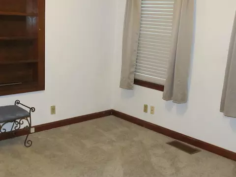 2013 5th St, Moline, IL 61265 photo 8