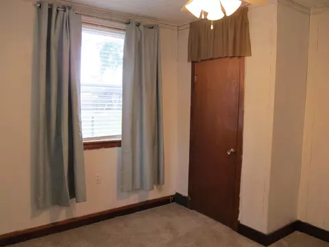 Bedroom - 2013 5th St, Moline, IL 61265 photo 2 of 4