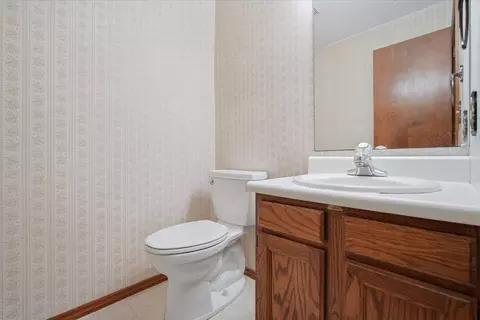 Bath - 1301 Chadwick Dr, Normal, IL 61761 photo 1 of 2