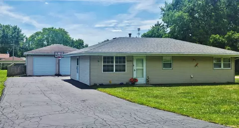 5445 Sand Ridge Rd, Morris, IL 60450