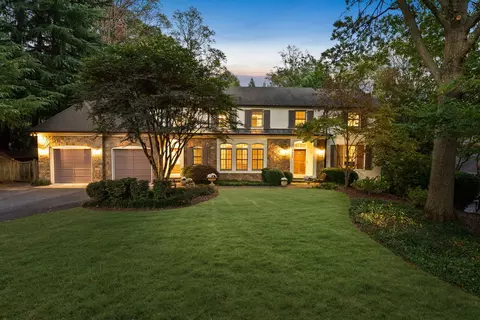 7009 Loch Lomond Dr, Bethesda, MD 20817