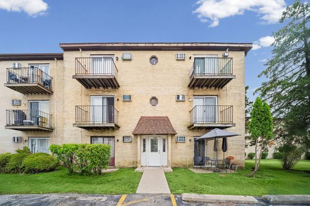2429 Crystal Ln #2D, Arlington Heights, IL 60004