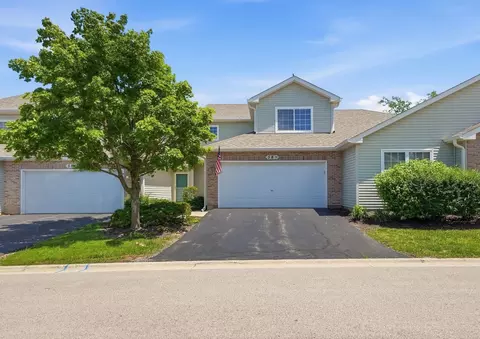 58 Rolling Oaks Rd #B, Sugar Grove, IL 60554